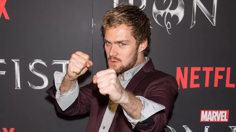 芬恩·瓊斯（Finn Jones）最後一次扮演鐵拳。